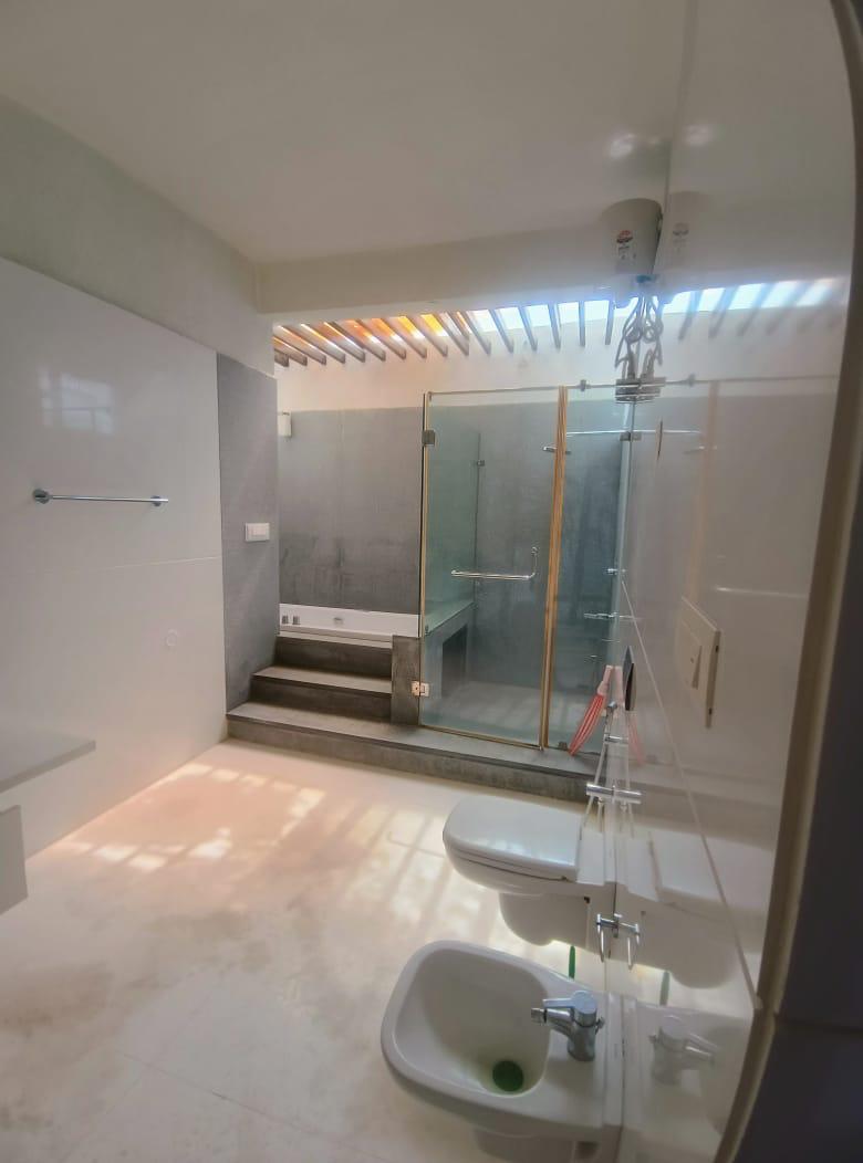 Luxury Villa - Image 5